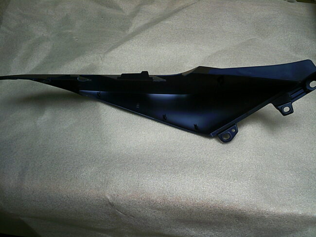 BL1-F1731-00-P5 Cache latéral arrière gauche neuf YAMAHA 125 X-MAX