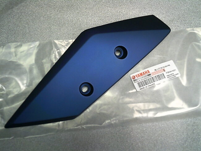 BL1-F1513-00-P5 Support de garde boue avant gauche neuf YAMAHA 125 X-MAX